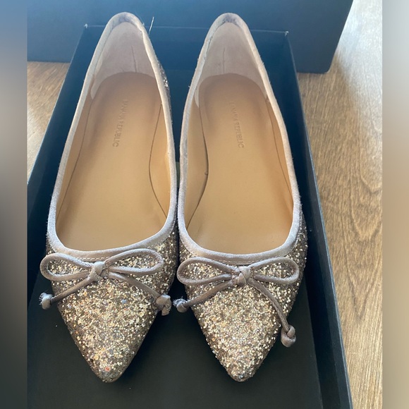 Banana Republic Pointy Toe Ball Shoes 6.5 Women’s - Picture 2 of 7